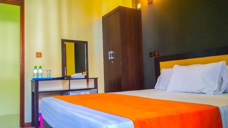 הולהומאל Seasunbeach Hotel Maldives מראה חיצוני תמונה