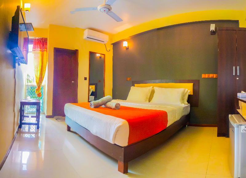 הולהומאל Seasunbeach Hotel Maldives מראה חיצוני תמונה