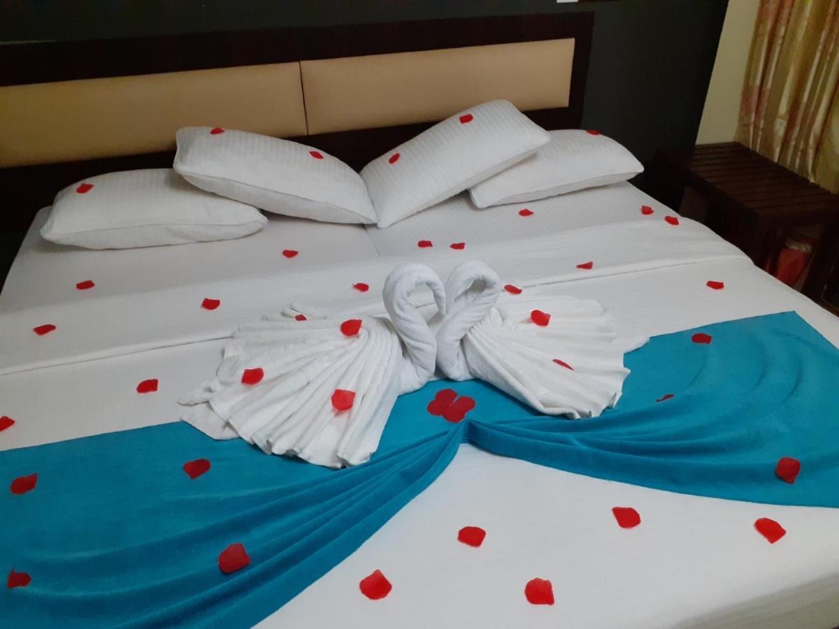 הולהומאל Seasunbeach Hotel Maldives מראה חיצוני תמונה